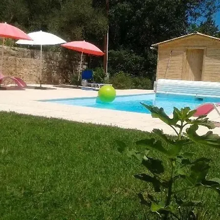 Villa Chaleureuse En Sud Ardeche Avec Piscine Privee 200 M² *
